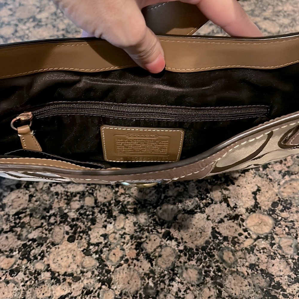 Different Patterns Throughout Entire Purse. Coach… - image 8